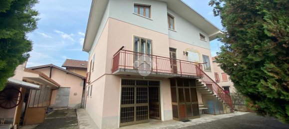 10-Zimmer Haus in Samarate, Italy, Nr. 121958 5
