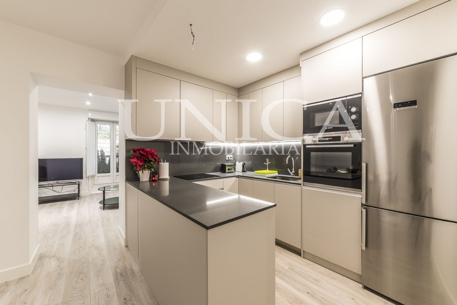 3 bedrooms Apartment in Madrid, Spain No. 267786