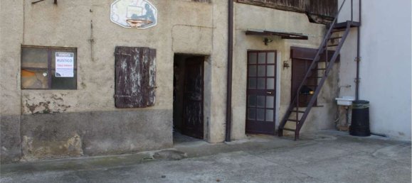 5 rooms House in Vertemate con Minoprio, Italy No. 333665 3