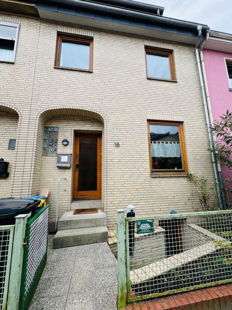 7 rooms Townhouse in Bremen, Germany No. 356499