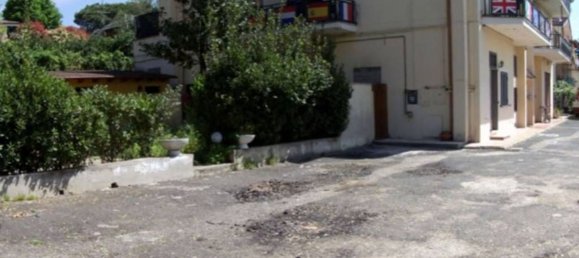 3 rooms Apartment in Valmontone, Italy No. 32465 2