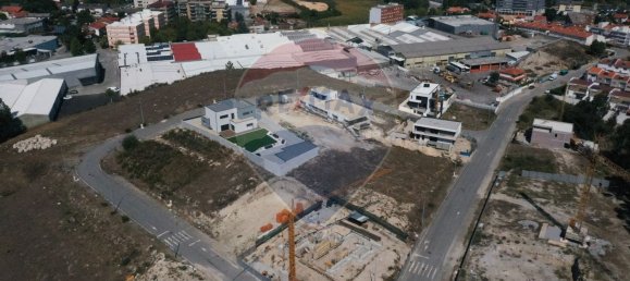 1086m² Land in Lousada, Portugal No. 62413 3