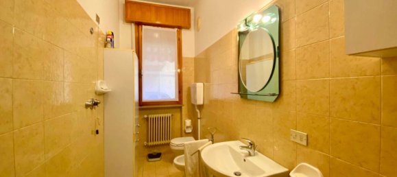 Apartamento de 3 dormitorios en Forlì, Italy No. 70237 24