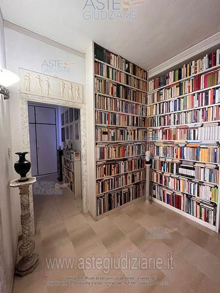 3غرفة شقة في Rome, Italy رقم 17006