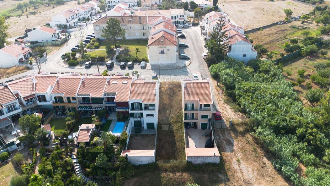  Land in Sesimbra, Portugal No. 326523