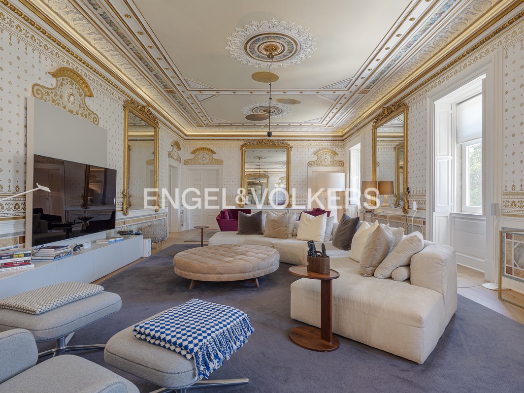 5 غرف نوم منزل ذو طابقين في Lisbon, Portugal رقم 105226