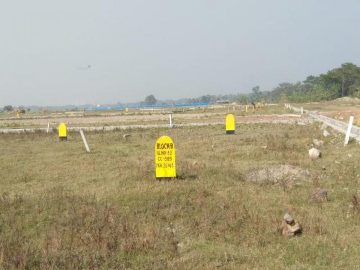  Land in Kolkata, India No. 32130