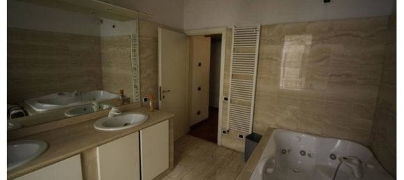 3 bedrooms Apartment in Rome, Italy No. 254041 5