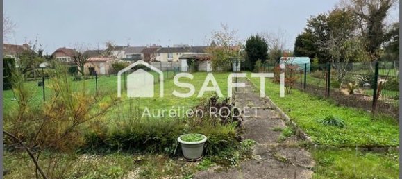 3 bedrooms House in Chateauroux, France No. 209583 8