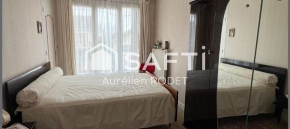 3 bedrooms House in Chateauroux, France No. 209583 7