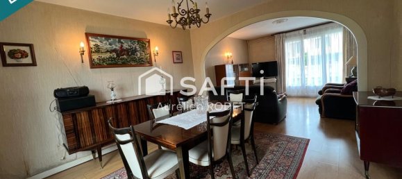 3 bedrooms House in Chateauroux, France No. 209583 2