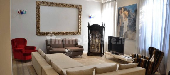 Apartamento T4 em Cremona, Italy N.º 130880 3