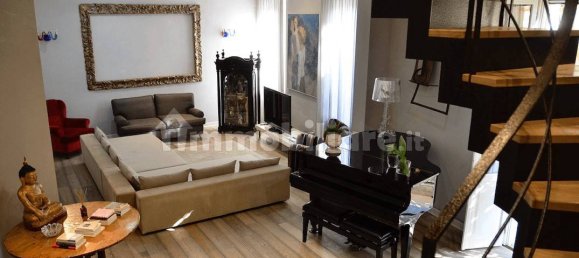 Apartamento T4 em Cremona, Italy N.º 130880 11