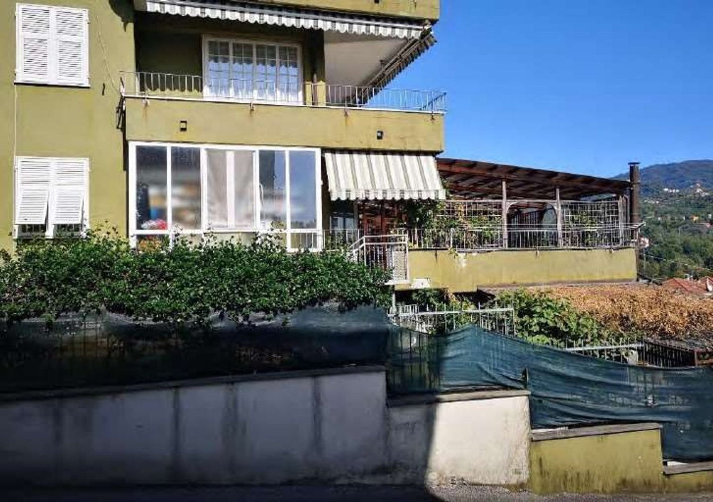 7 rooms Apartment in Follo, Italy No. 309694