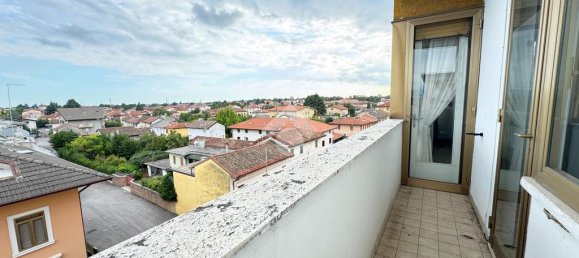 2 Schlafzimmer Wohnung in Udine, Italy, Nr. 380983 8