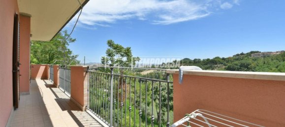 Вилла с 5 спальнями в Фолиньяно, Италия № 370977 27