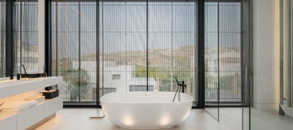 4 bedrooms Villa in El Paraiso, Spain No. 48142 11