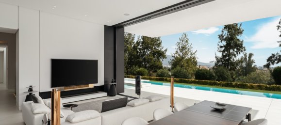 4 bedrooms Villa in El Paraiso, Spain No. 48142 2