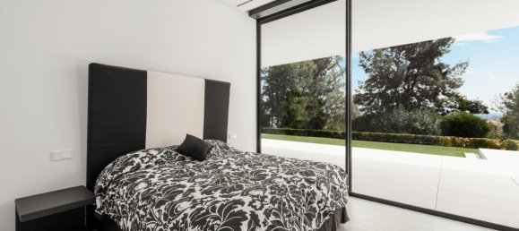 4 bedrooms Villa in El Paraiso, Spain No. 48142 8