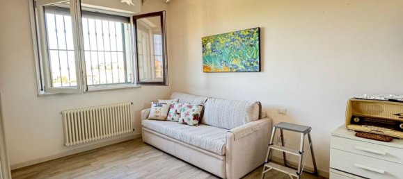 4 bedrooms Apartment in Piacenza, Italy No. 371551 9