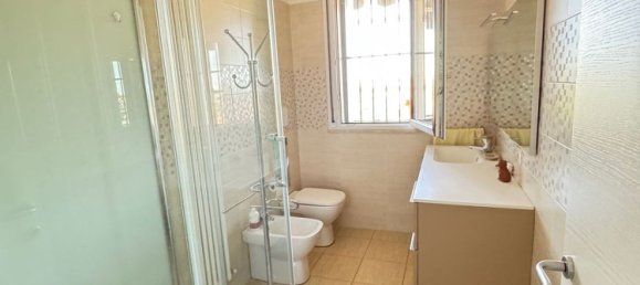 4 bedrooms Apartment in Piacenza, Italy No. 371551 10