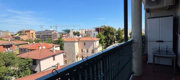 4 bedrooms Apartment in Piacenza, Italy No. 371551 6