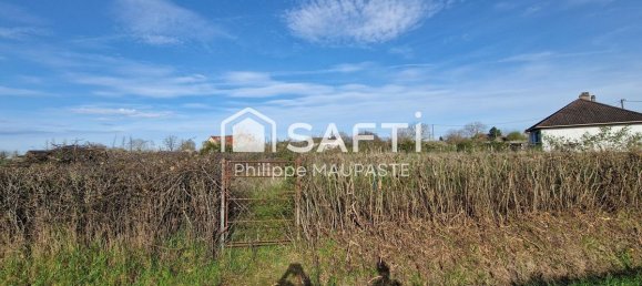 Terreno en Mornay-sur-Allier, France 699 m² No. 85349 2
