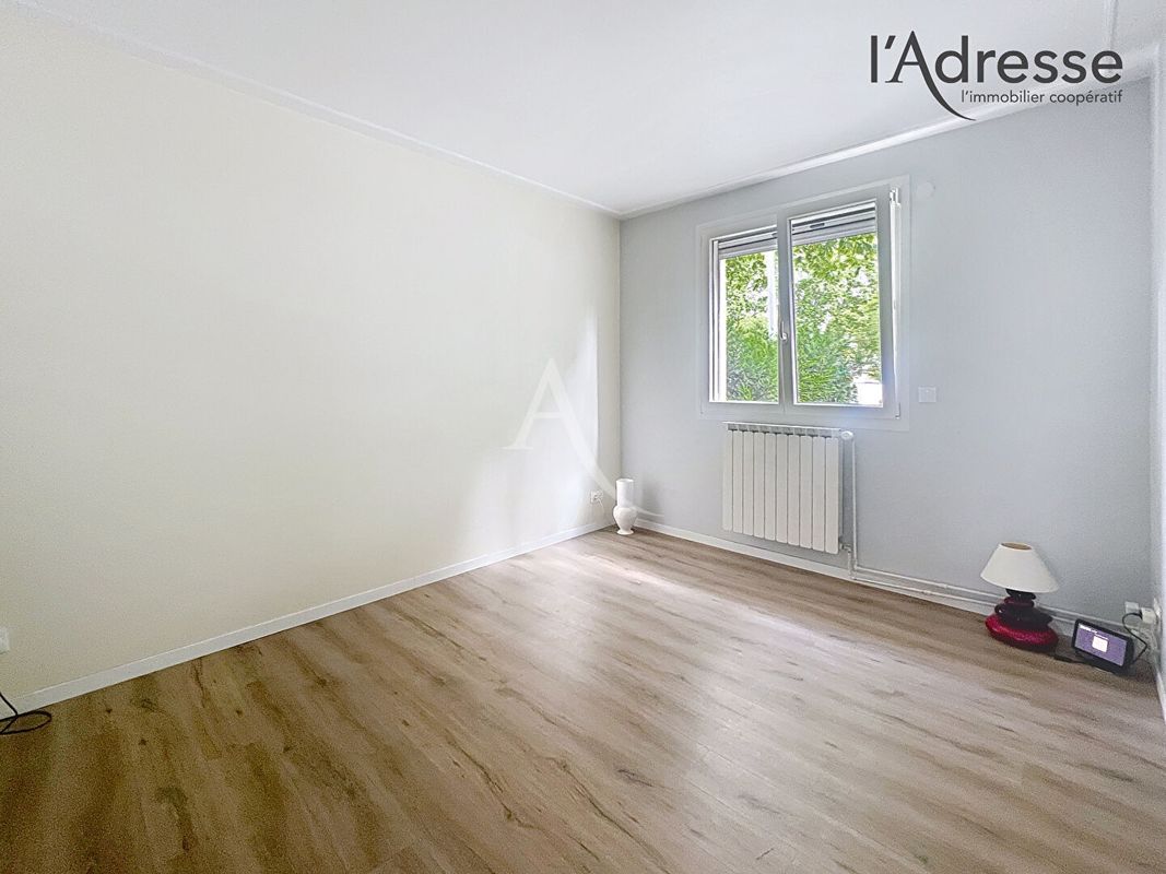 Apartamento T2 em Rueil-Malmaison, France N.º 296565