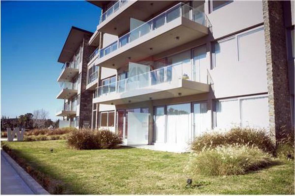 Estudio en Berazategui, Argentina No. 12423