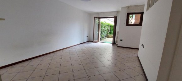 3-salle Appartement à Villasanta, Italy No. 149569 6