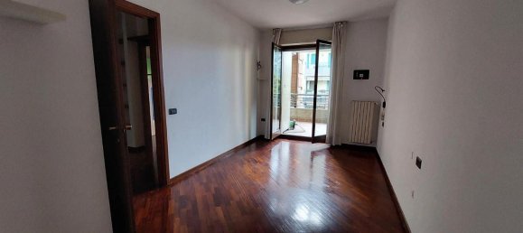 3-salle Appartement à Villasanta, Italy No. 149569 10