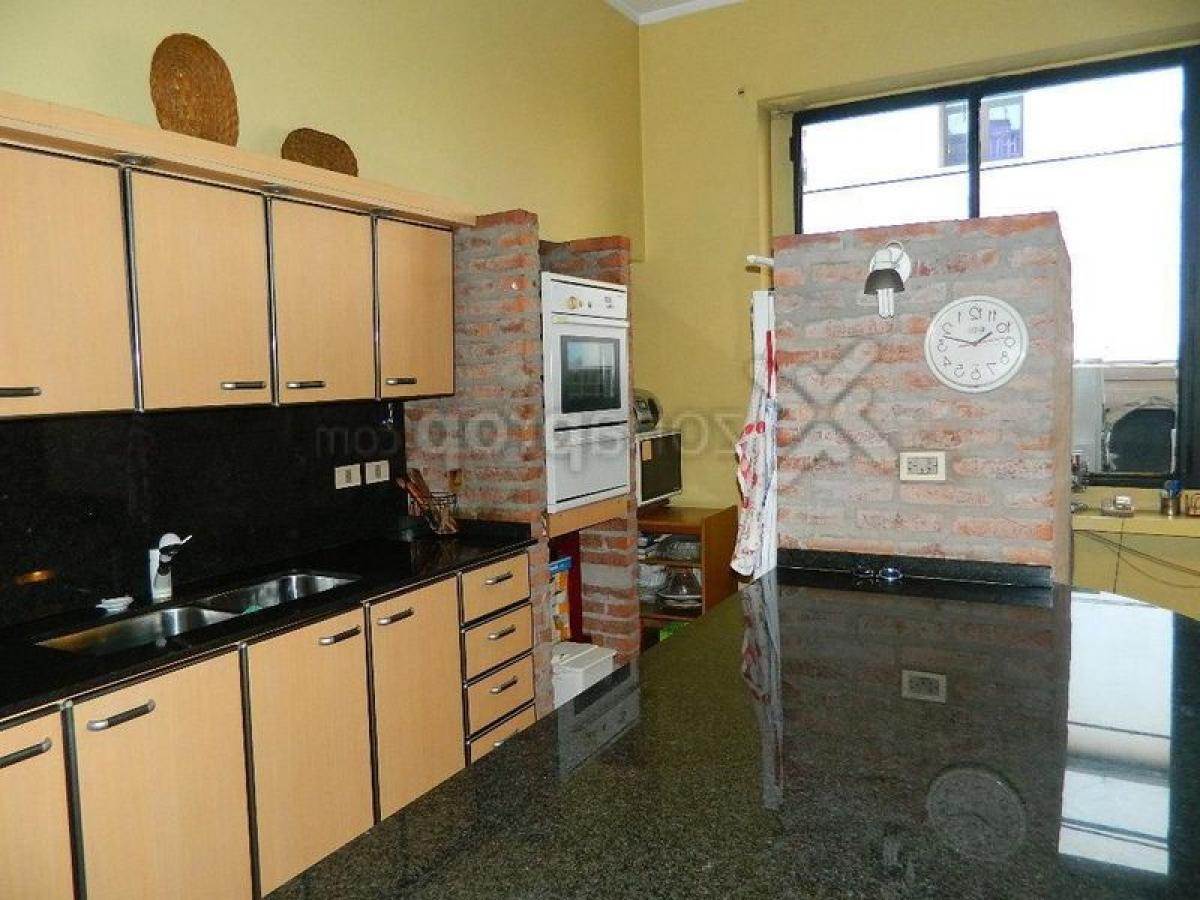 Casa T5 em Buenos Aires, Argentina N.º 65408