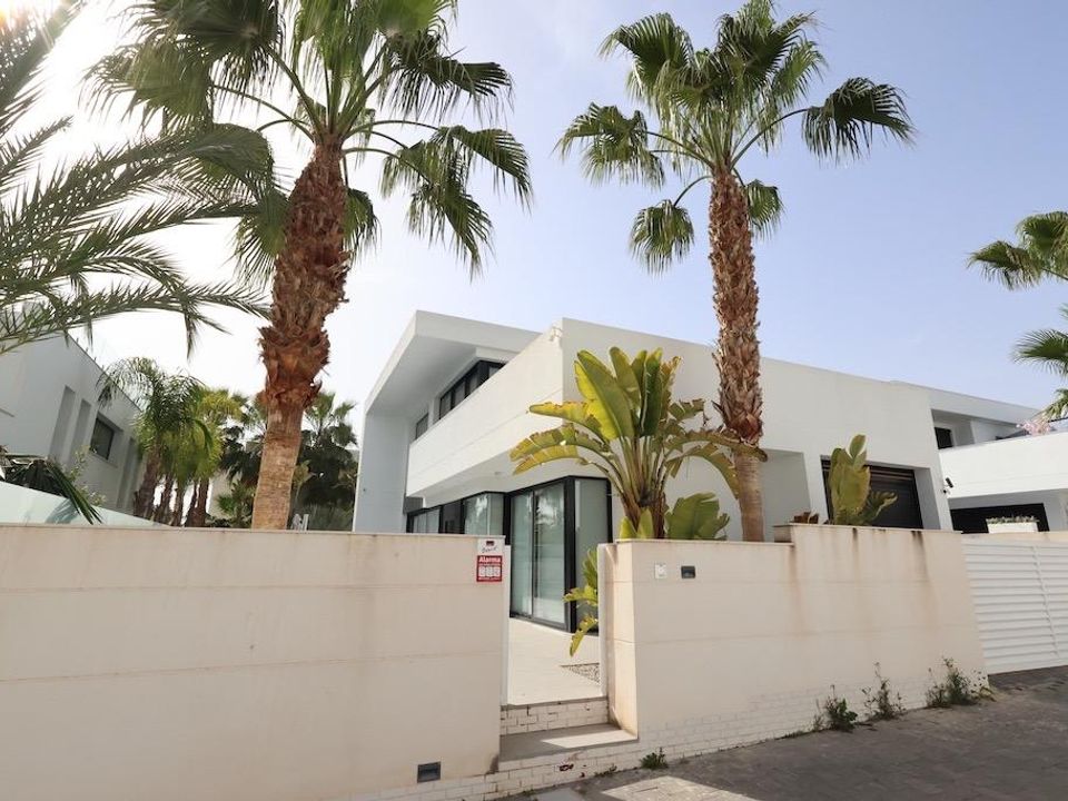 Villa T3 em Ciudad Quesada, Spain N.º 183527