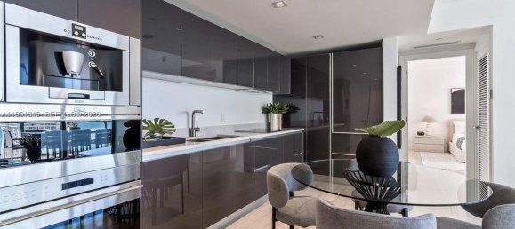 1 Schlafzimmer Gewerbliche Immobilien in Miami, USA, Nr. 615679 10