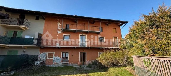 3 bedrooms House in Bogogno, Italy No. 125344 2
