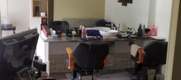 61m² Commercial property in Bari, Italy No. 256859 5