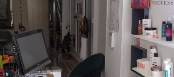 61m² Commercial property in Bari, Italy No. 256859 8