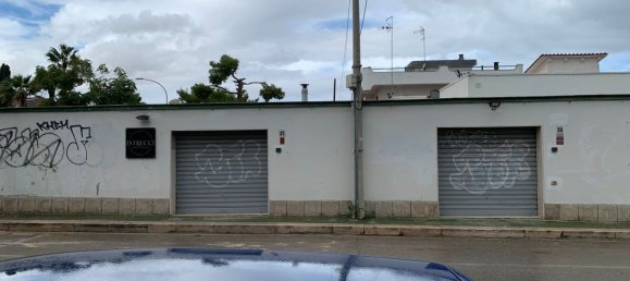 61m² Commercial property in Bari, Italy No. 256859 3