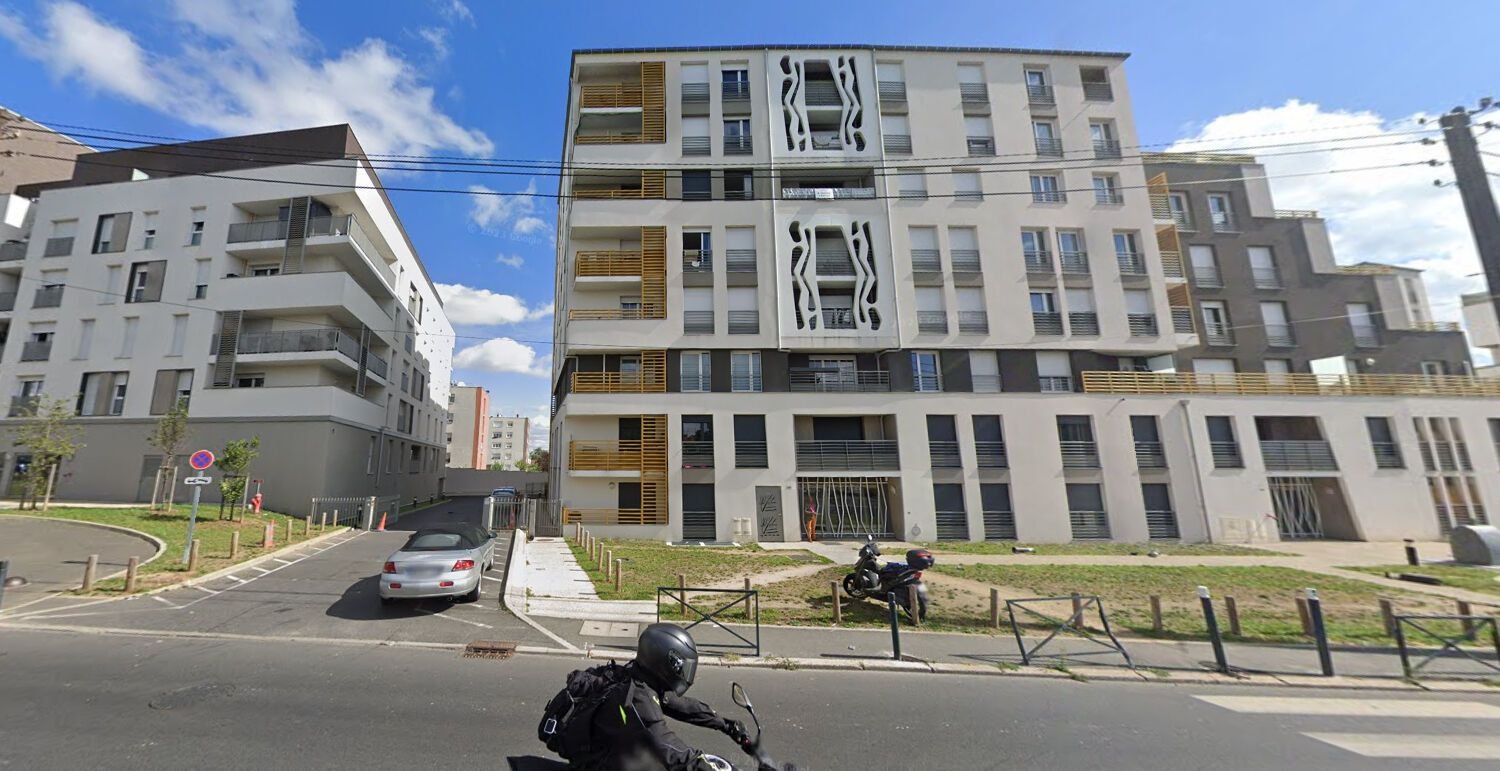 2 chambres Appartement à Bezons, France No. 172815