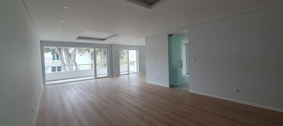 3 bedrooms Apartment in Cascais, Portugal No. 133129 9