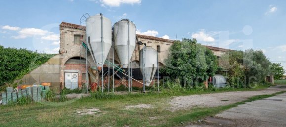 Almacén en Padua, Italy 600 m² No. 280393 2