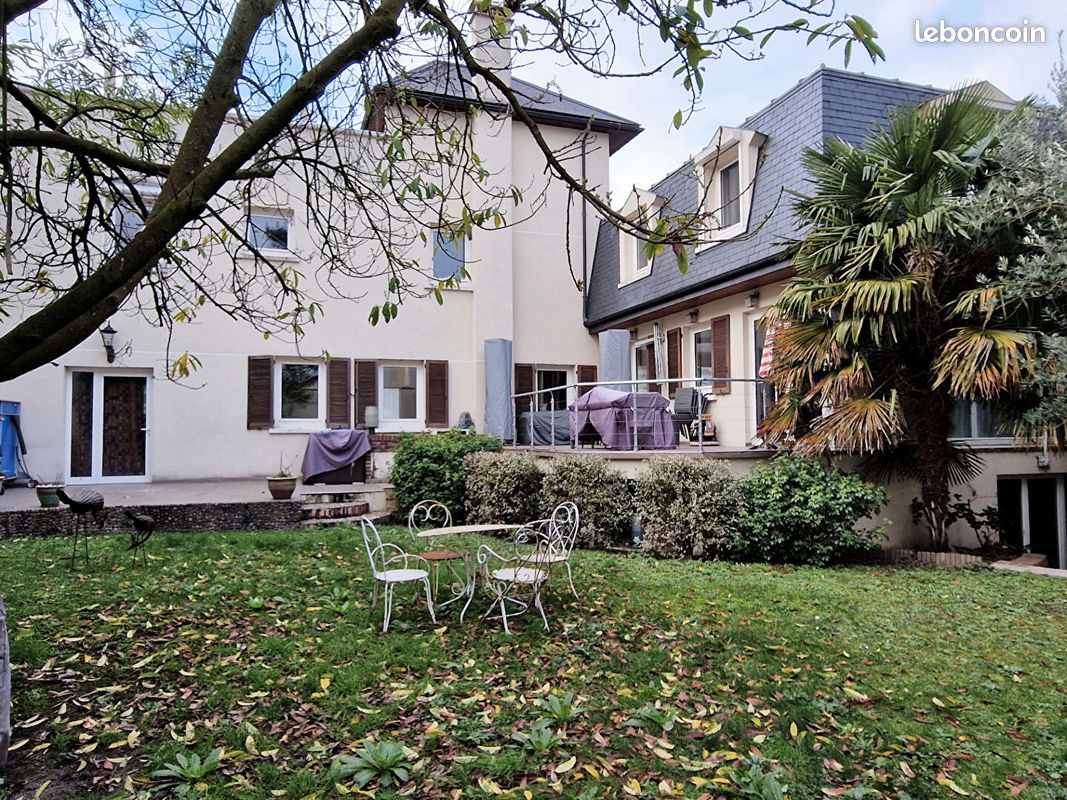 5 Schlafzimmer Haus in Livry-Gargan, France, Nr. 175564