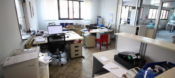 Almacén en Caronno Pertusella, Italy 1000 m² No. 336411 5