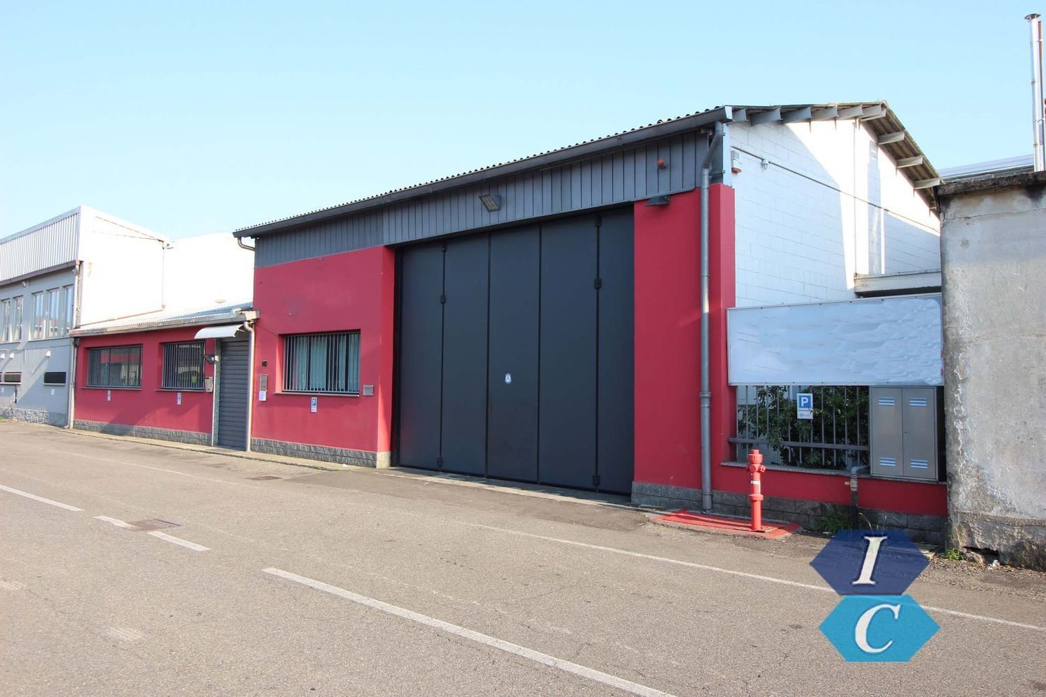  مستودع في Caronno Pertusella, Italy 1000متر مربع رقم 336411