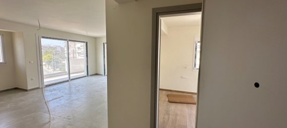 3 bedrooms Apartment in Thessaloniki, Greece No. 8357 2