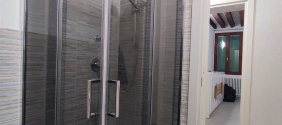 2 bedrooms Apartment in Venice, Italy No. 334887 8