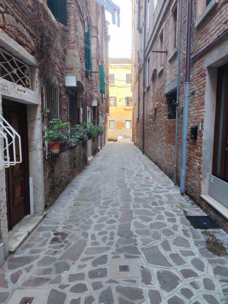 2 bedrooms Apartment in Venice, Italy No. 334887