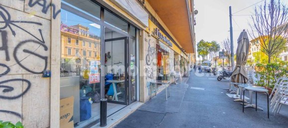 1 room Commercial property in Rome, Italy No. 293161 6