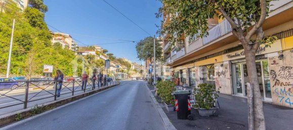 1 room Commercial property in Rome, Italy No. 293161 25