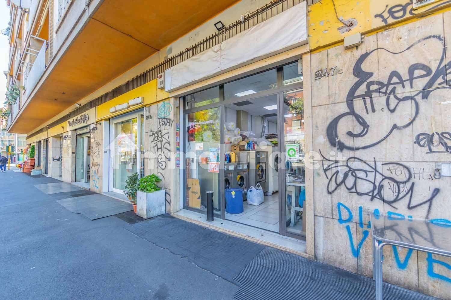 1 room Commercial property in Rome, Italy No. 293161